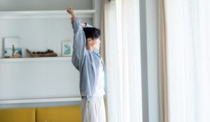 睡眠の質を上げる方法や生活習慣とは？質が下がる要因も解説